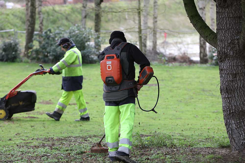 Chantier d’entretien d’espaces verts par l’ESAT
